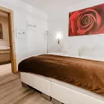 Mit Sauna Direkt An Der Mittelstation Panoramabahn Kitzbuehel *