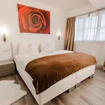 Mit Sauna Direkt An Der Mittelstation Panoramabahn Kitzbuehel Apartman