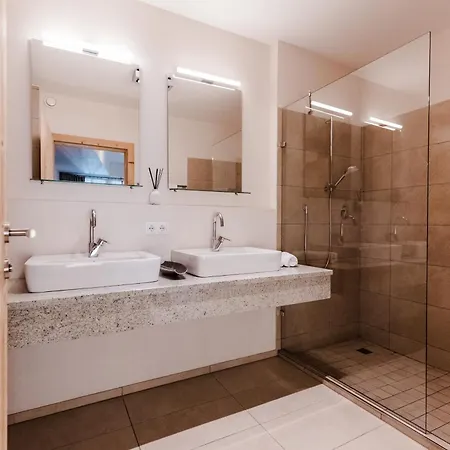 Mit Sauna Direkt An Der Mittelstation Panoramabahn Kitzbuehel 米特西尔