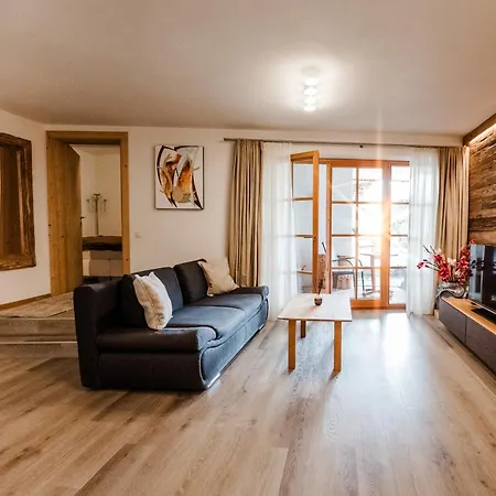 Mit Sauna Direkt An Der Mittelstation Panoramabahn Kitzbuehel *